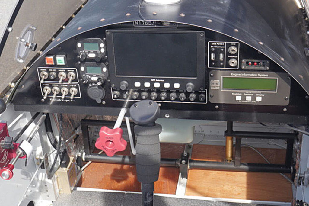 Panel and stick final set up, hydraulic brakes, throttle handle on left, fuel cut off.